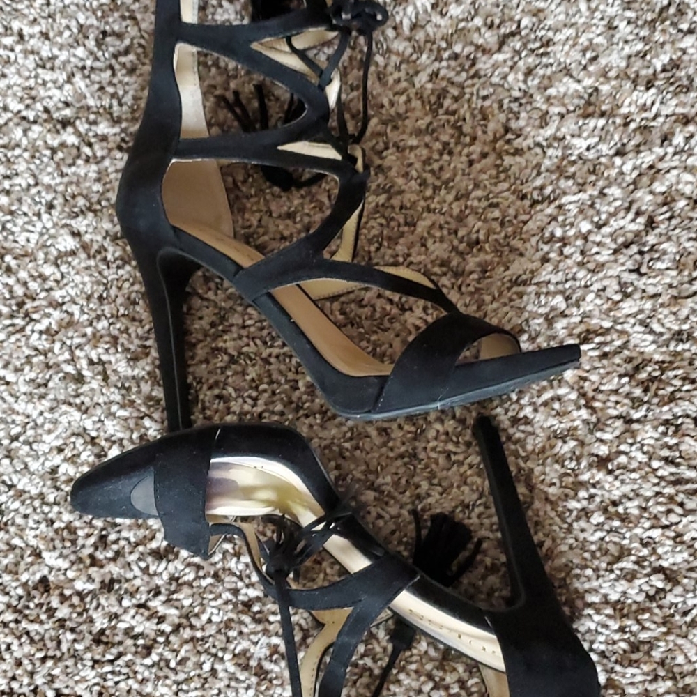 GUESS - Picture 4 of 4
